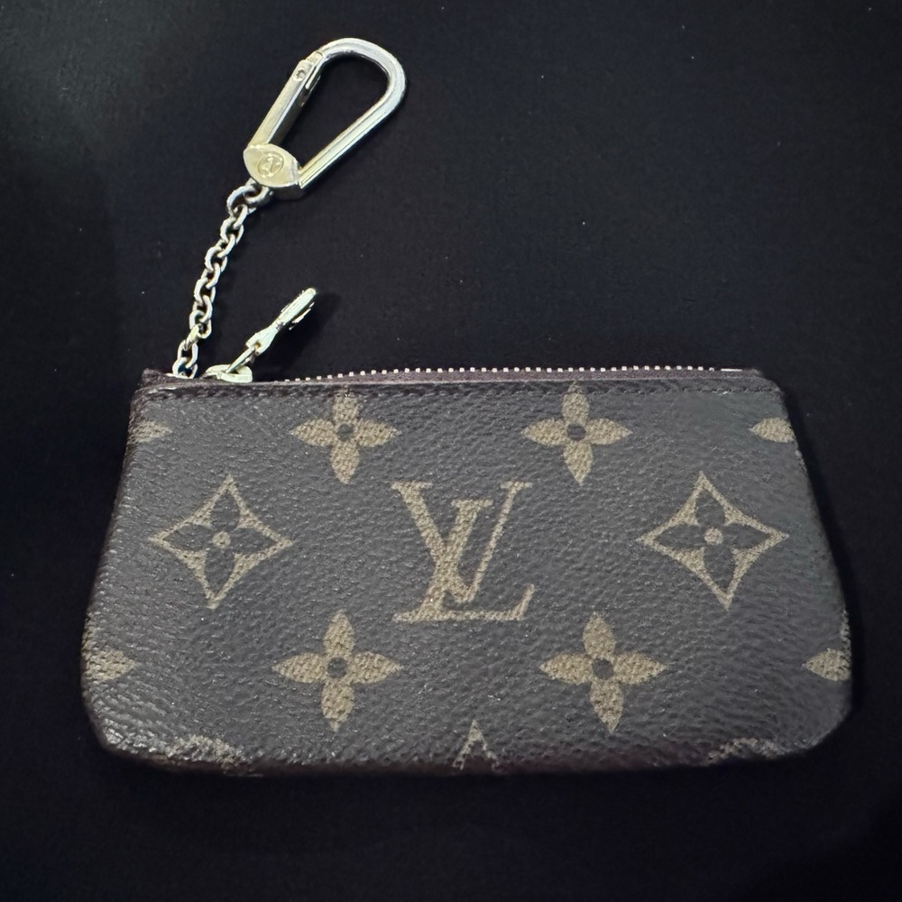 Like New Louis Vuitton Key Pouch